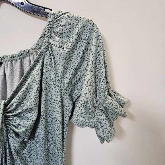 7 Junior Green Short Sleeve Dress with Tie Front Size G - Picture 13 of 13